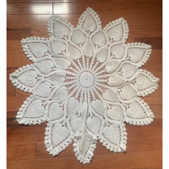 Vintage Crochet Doily Table Centerpiece Handmade 25 Inches - Picture 6 of 11